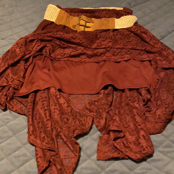 Extra large burgundy lace skirt with belt - Picture 6 of 9